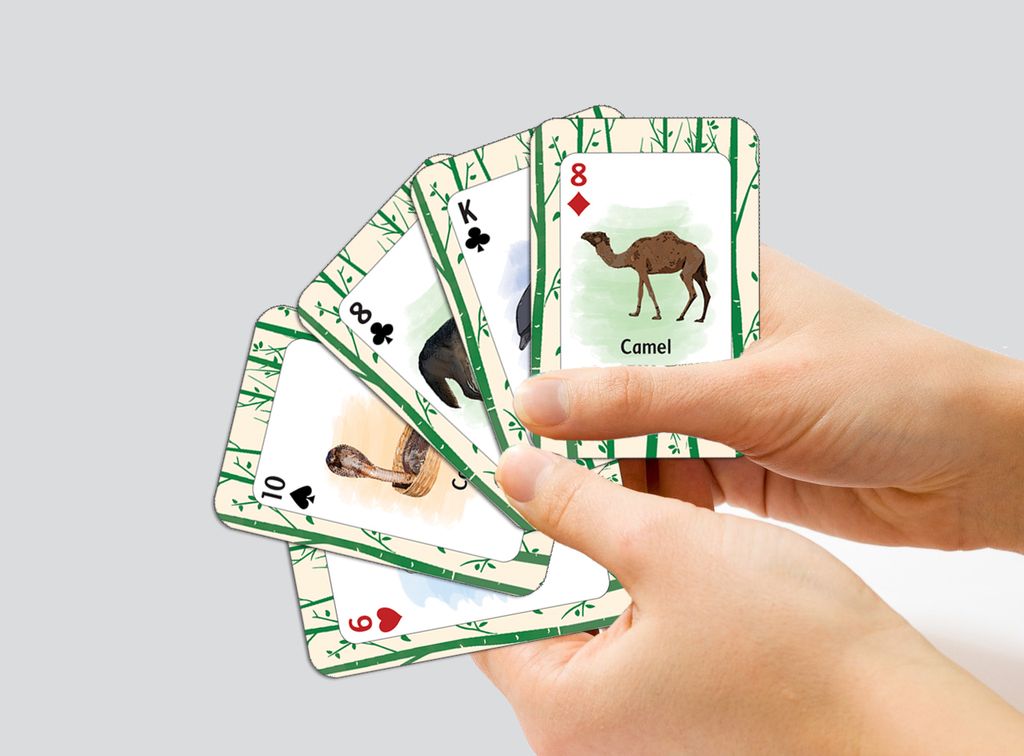 CNSBC4003_zmock up 2_Awesome Wild Animals Playing Cards