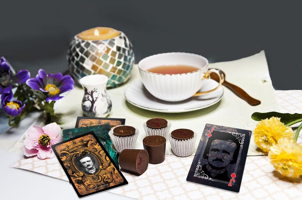 CNSBC5006 - Edgar Allan Poe Playing Cards_MockUp3