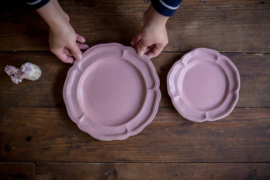 日本益子燒 若林健吾復古典雅陶器皿 復古典雅花型洋皿 亞克斯 生活雜貨鋪