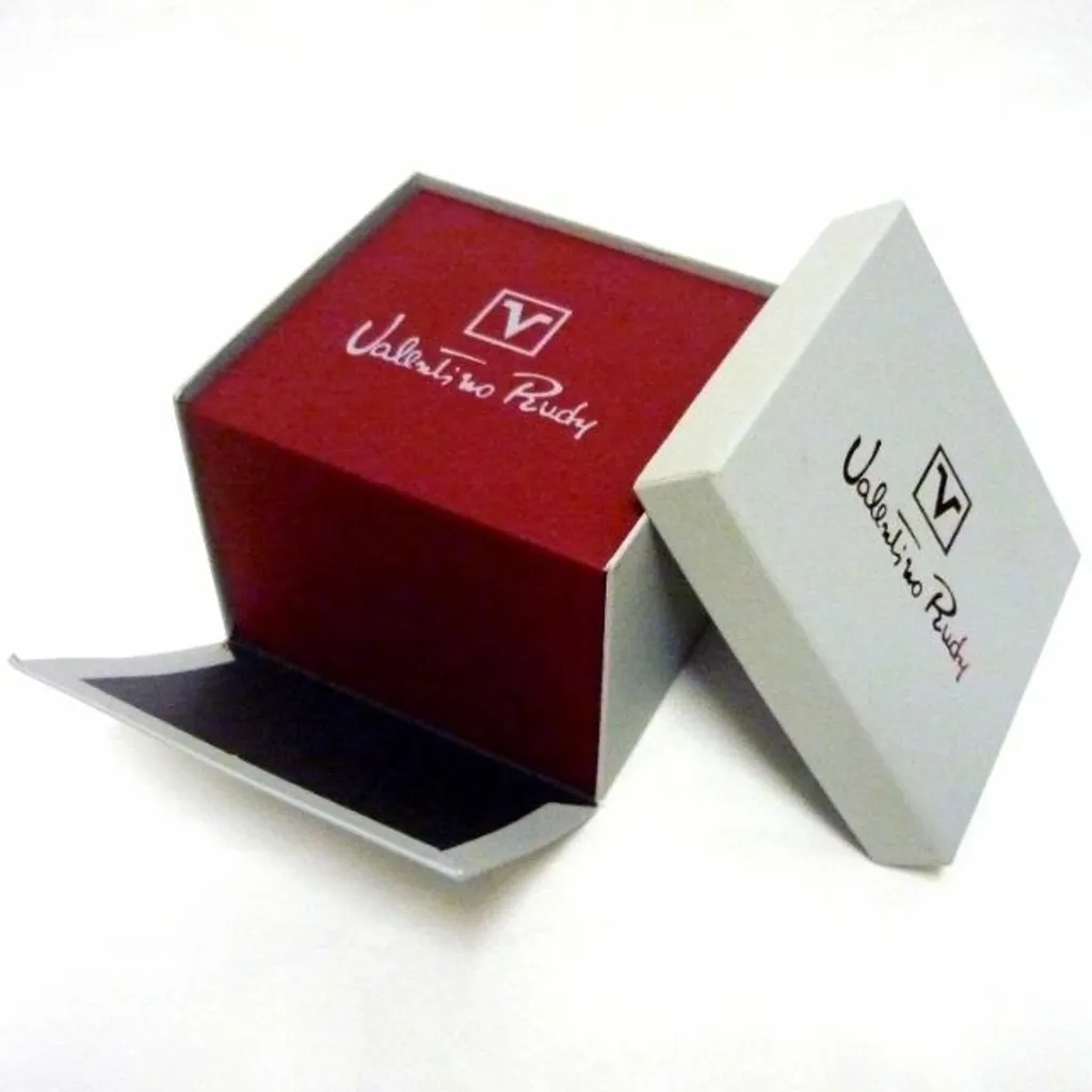 VRWatchBox_Open_d858e779-517e-4baa-b005-62c364c2d1bc_640x640.jpg