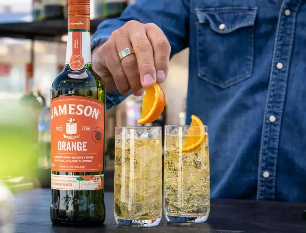 Jameson_orange_Supporting_11-aspect-ratio-960-730