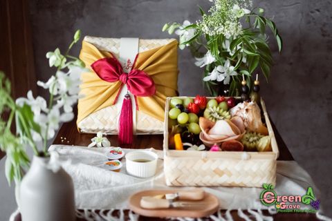 WOW Fruitfully Yours Grazing Gift Box (Sweet & Savoury) [1]