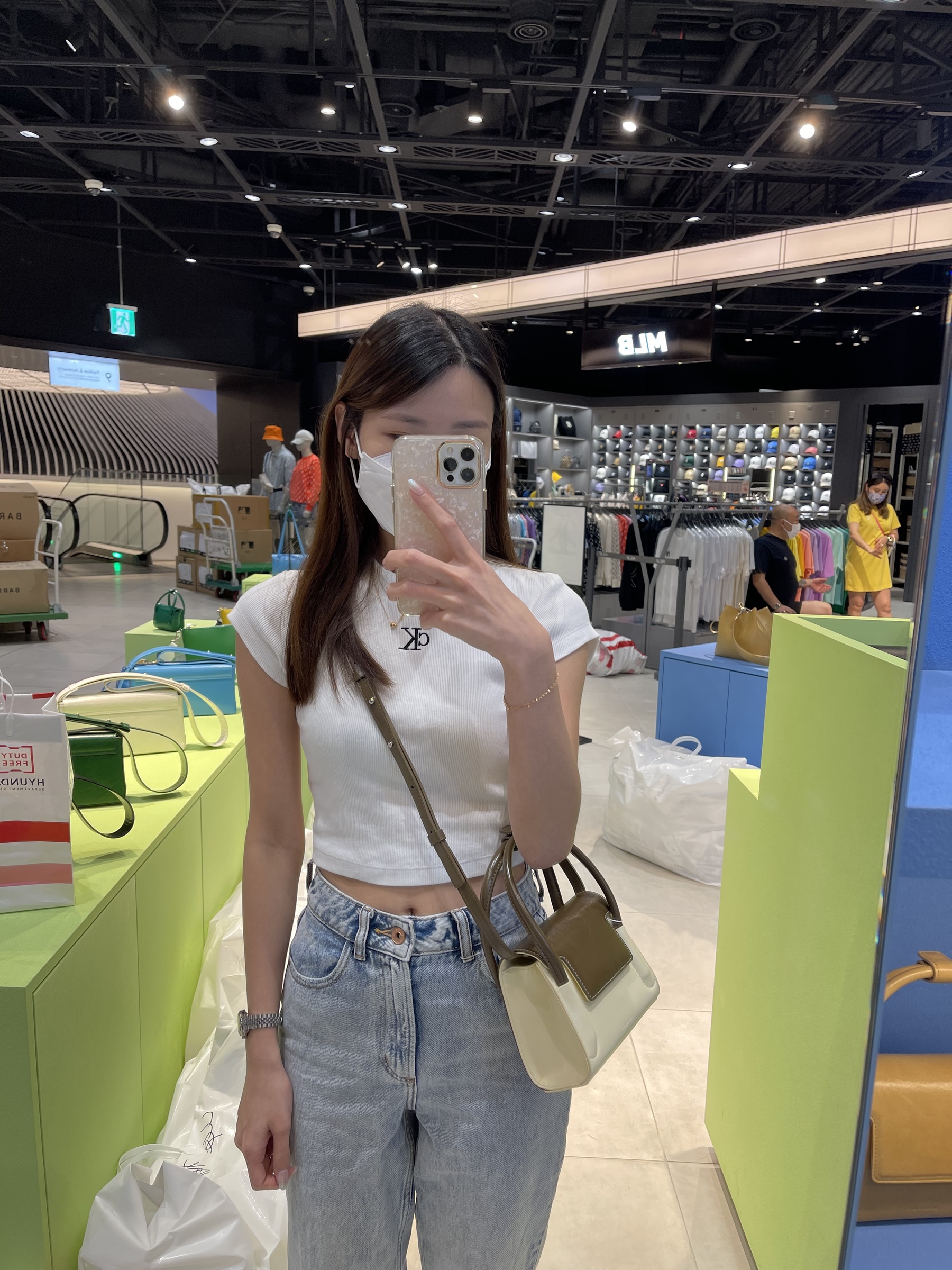 E5828A2F-6AD5-48F0-8EDA-2EE54638A58F