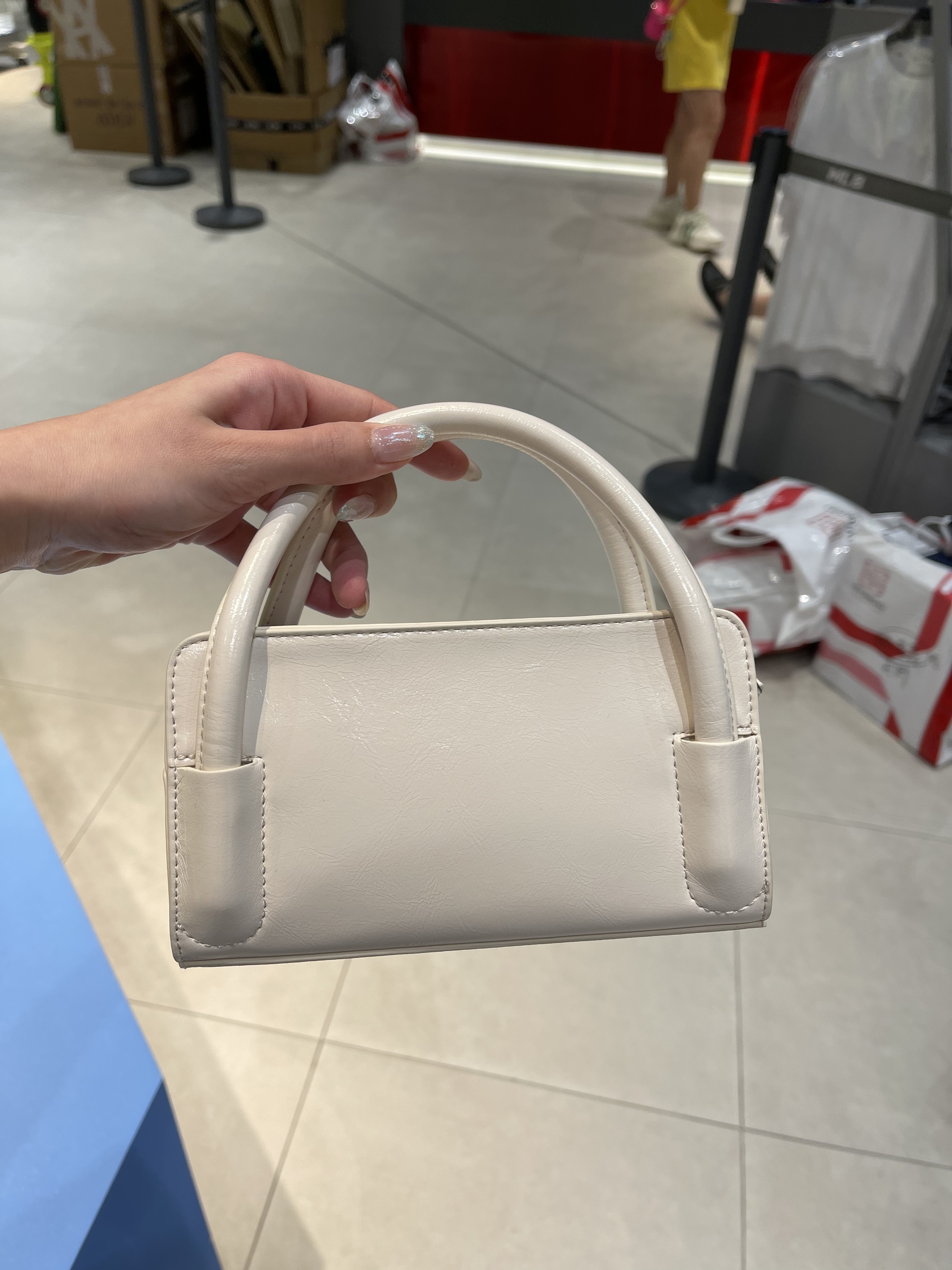 D06D4069-67BC-4E9D-B056-7FA1B41D6508