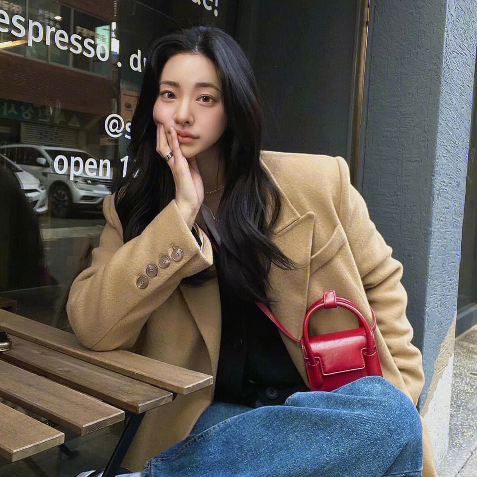 9851B7AA-205F-4AC7-ADF8-014631F0F442