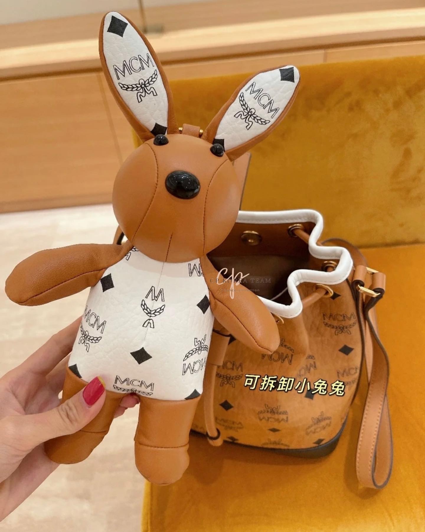 DA0B3CD7-D202-4FE4-ACCF-82B949D4DBFA