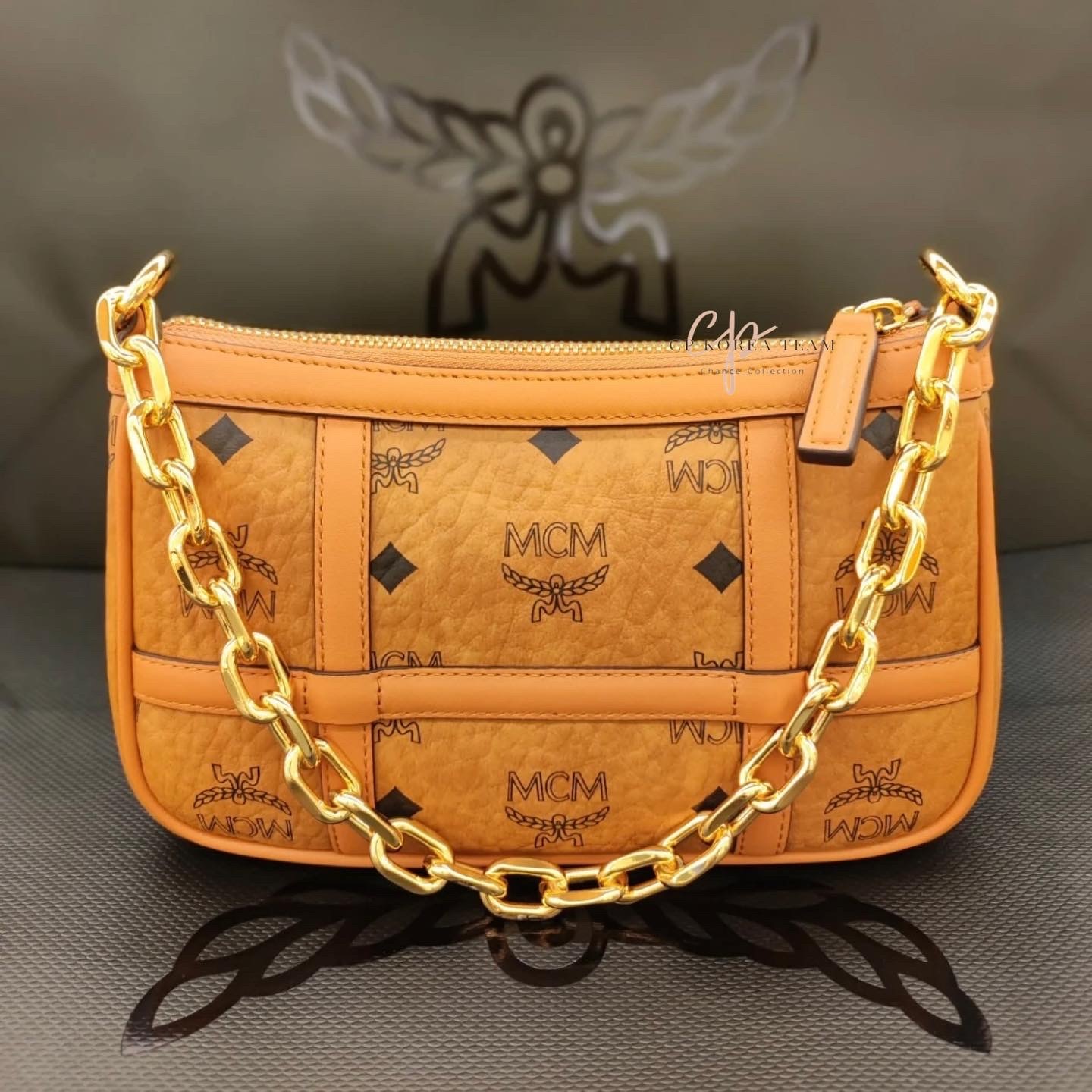 0812593B-84A4-4FD2-B83C-6D2AF6A853DF