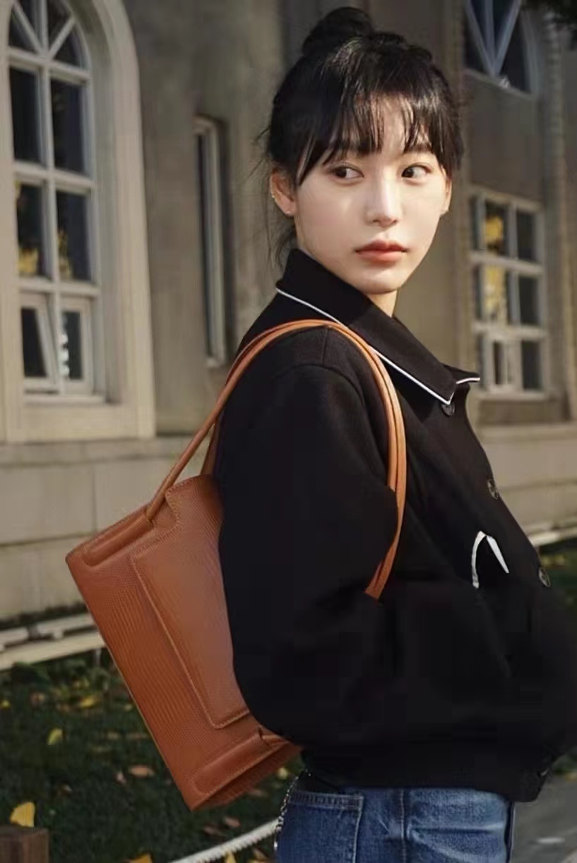 92599F72-E1C6-448F-9C0A-282BFB610BD0