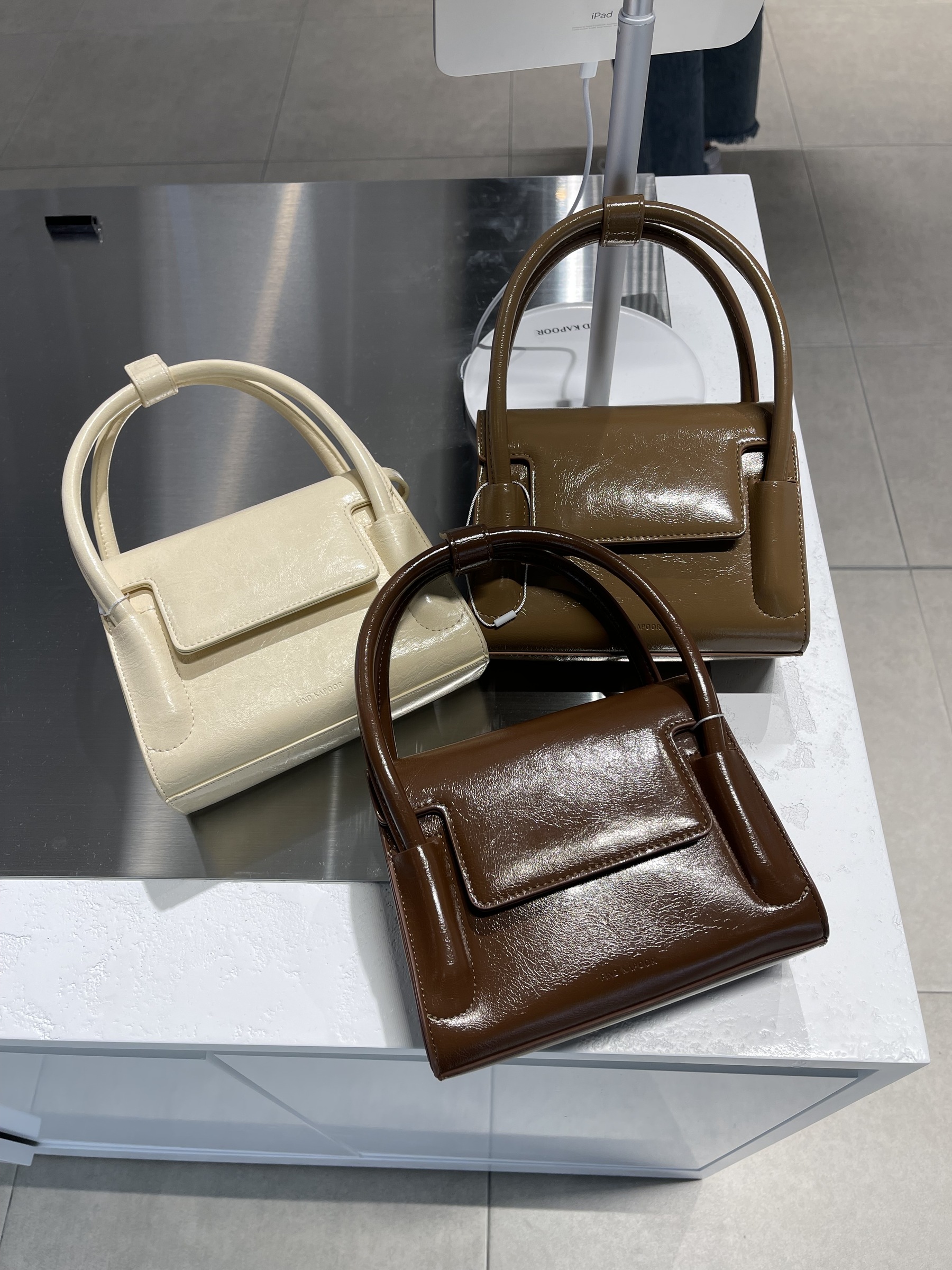 ◇FIND KAPOOR◇ Marty Bag 18 Crinkled Ivory Brown FINDKAPOOR - EN