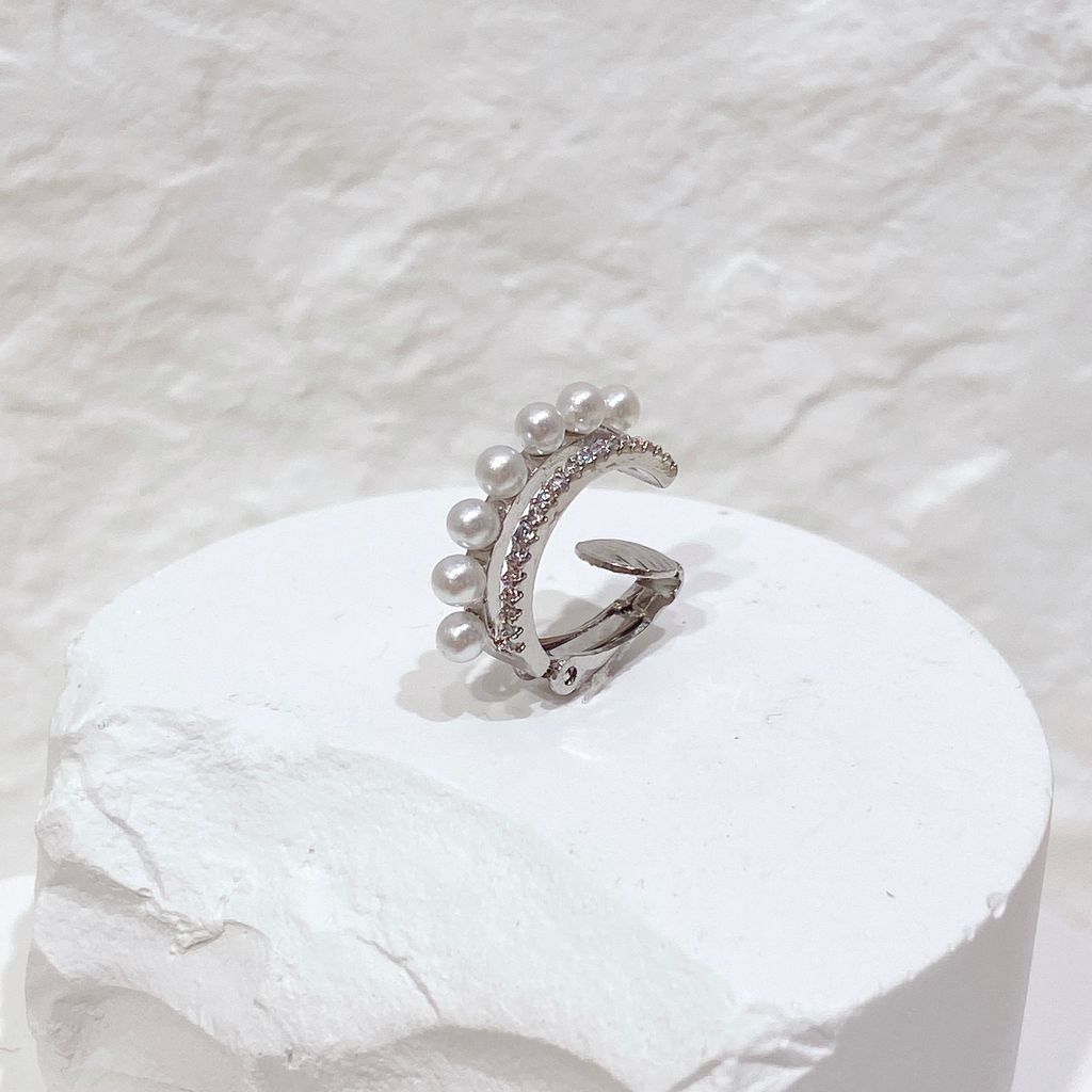 F0503C2E-6A6C-4BC5-8C51-10E1A0BF8062