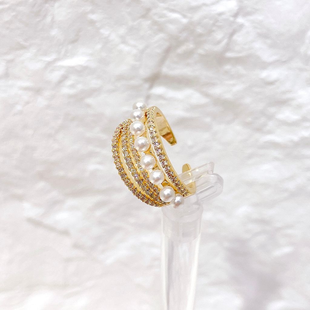 0F85E8BF-0129-4D73-9F21-195E9C2E4043