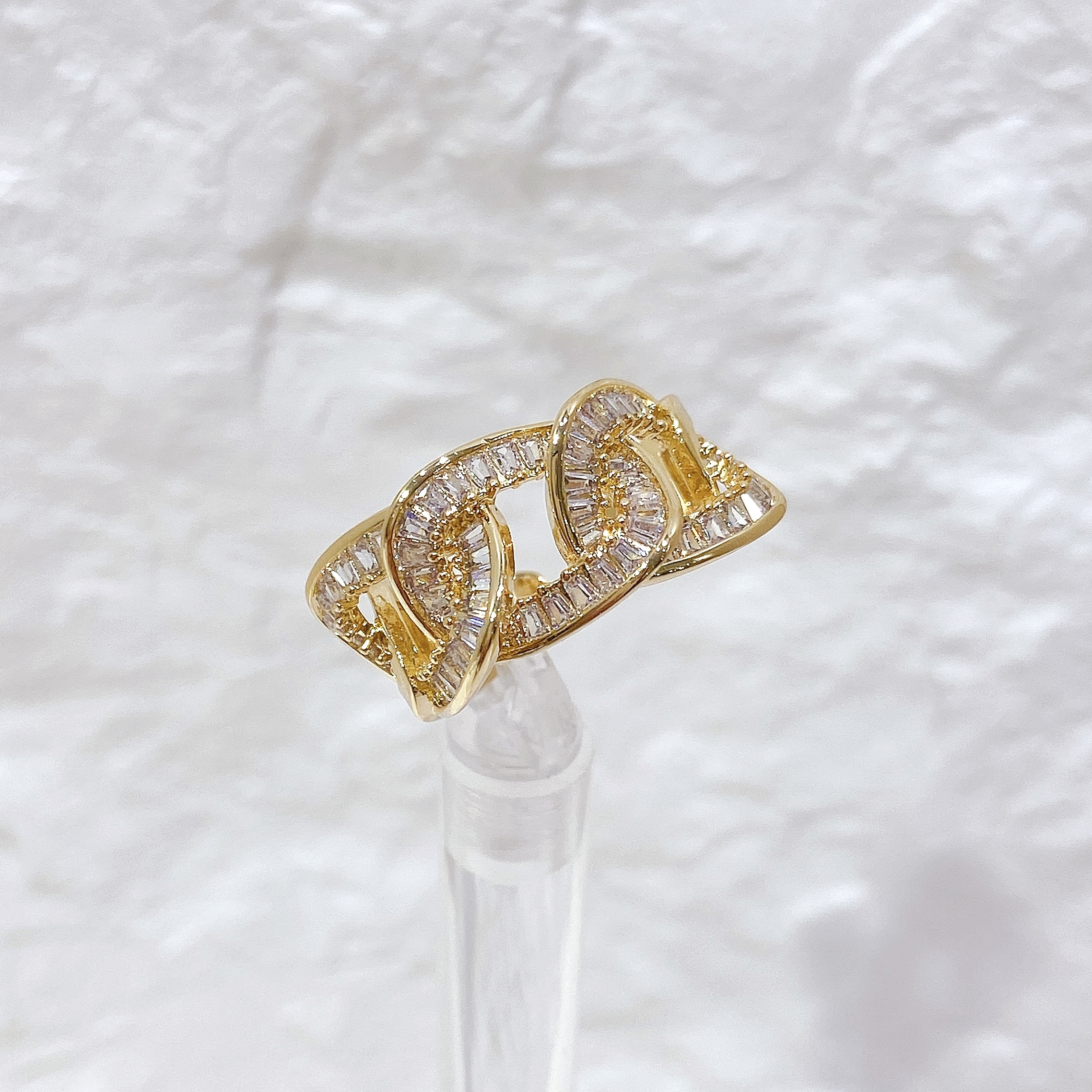 FCC0C870-BB33-40E5-BAFC-C402A941D386