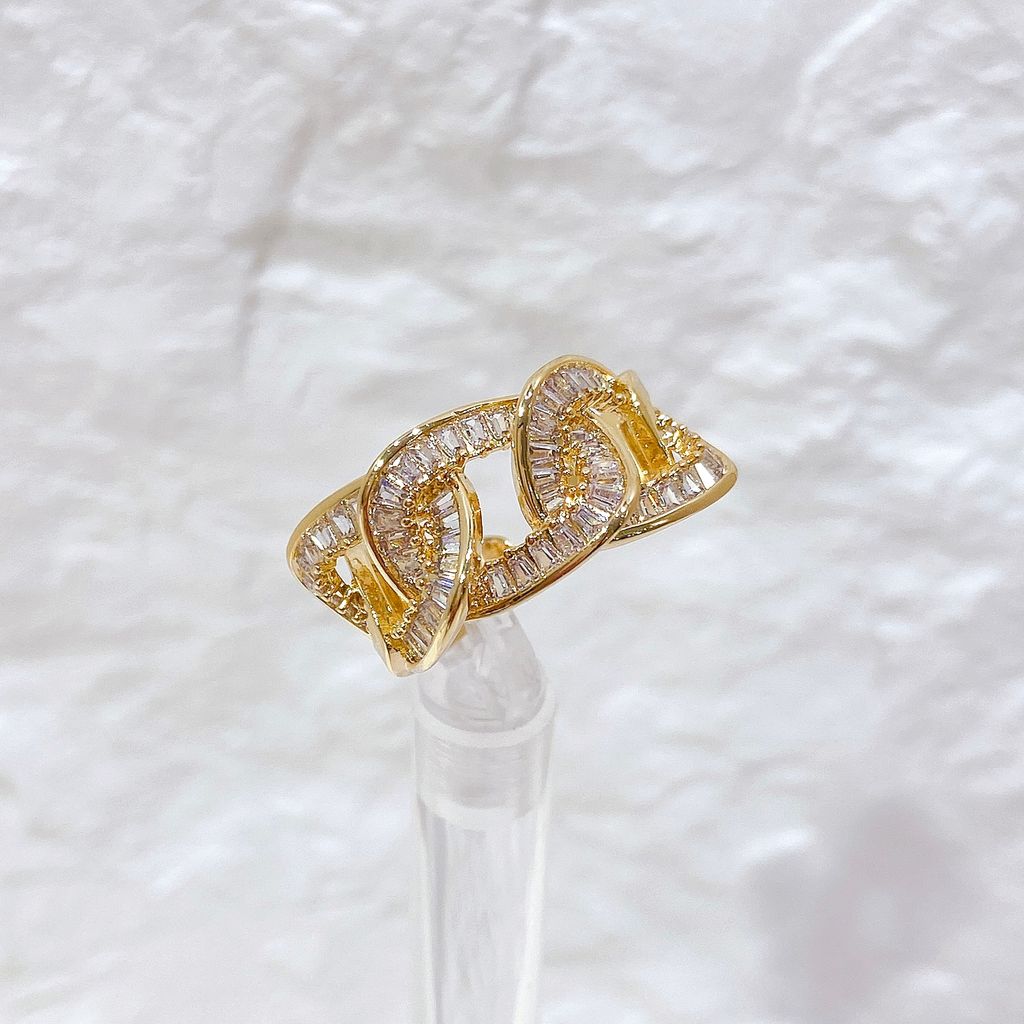 FCC0C870-BB33-40E5-BAFC-C402A941D386