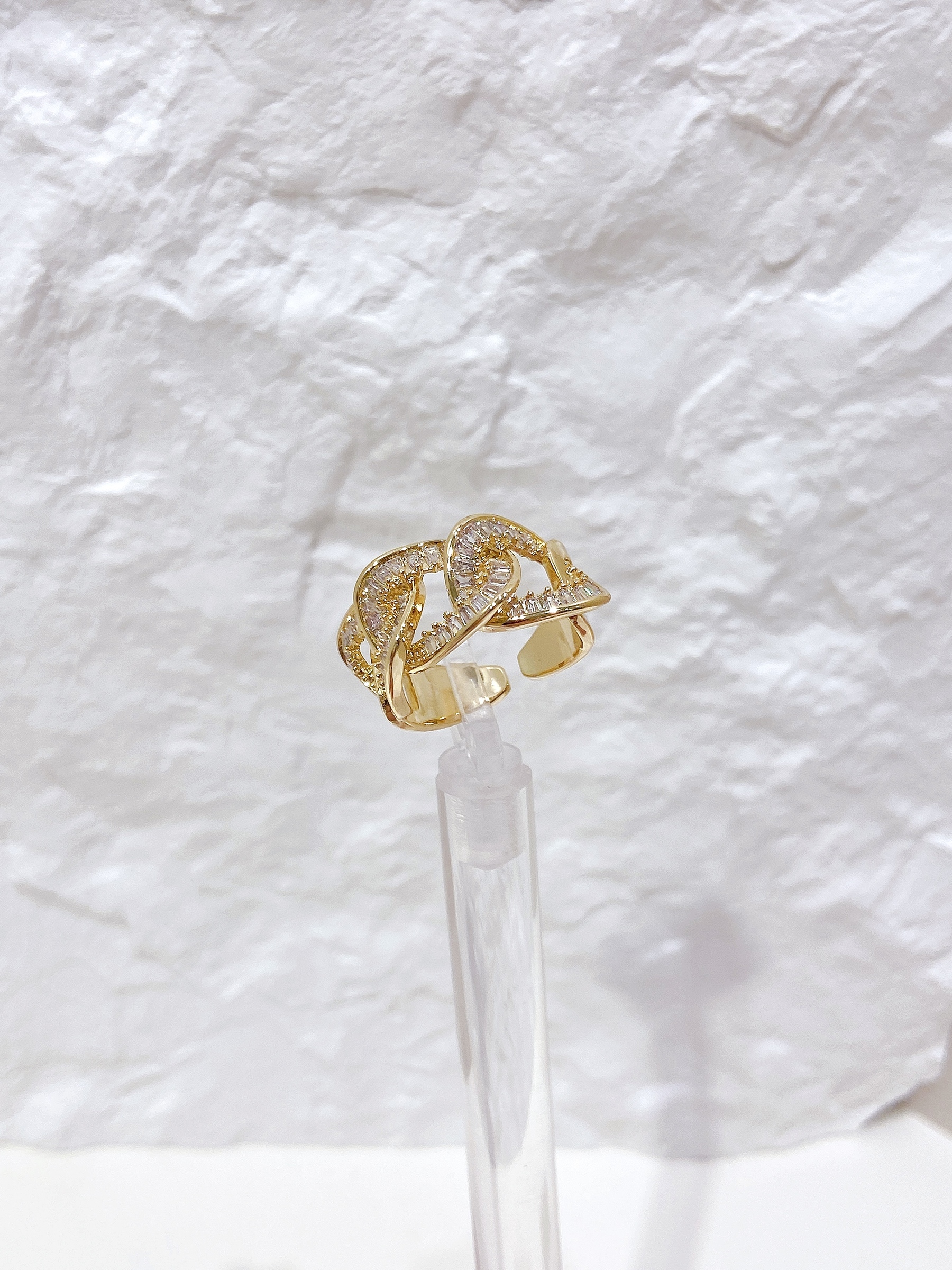 D9ECE5AF-54B5-449F-B131-4E0A37E4CD43