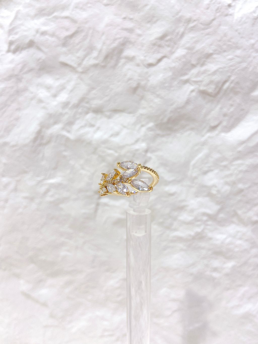 1AB6EB10-1AF1-4D4C-B23B-ABF4FE9CDB14