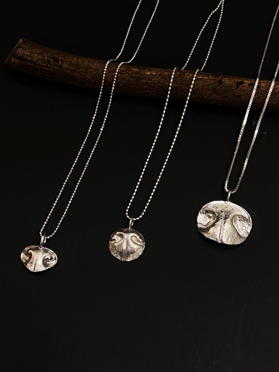 LINE_ALBUM_鼻紋項鍊大中小_250103_10