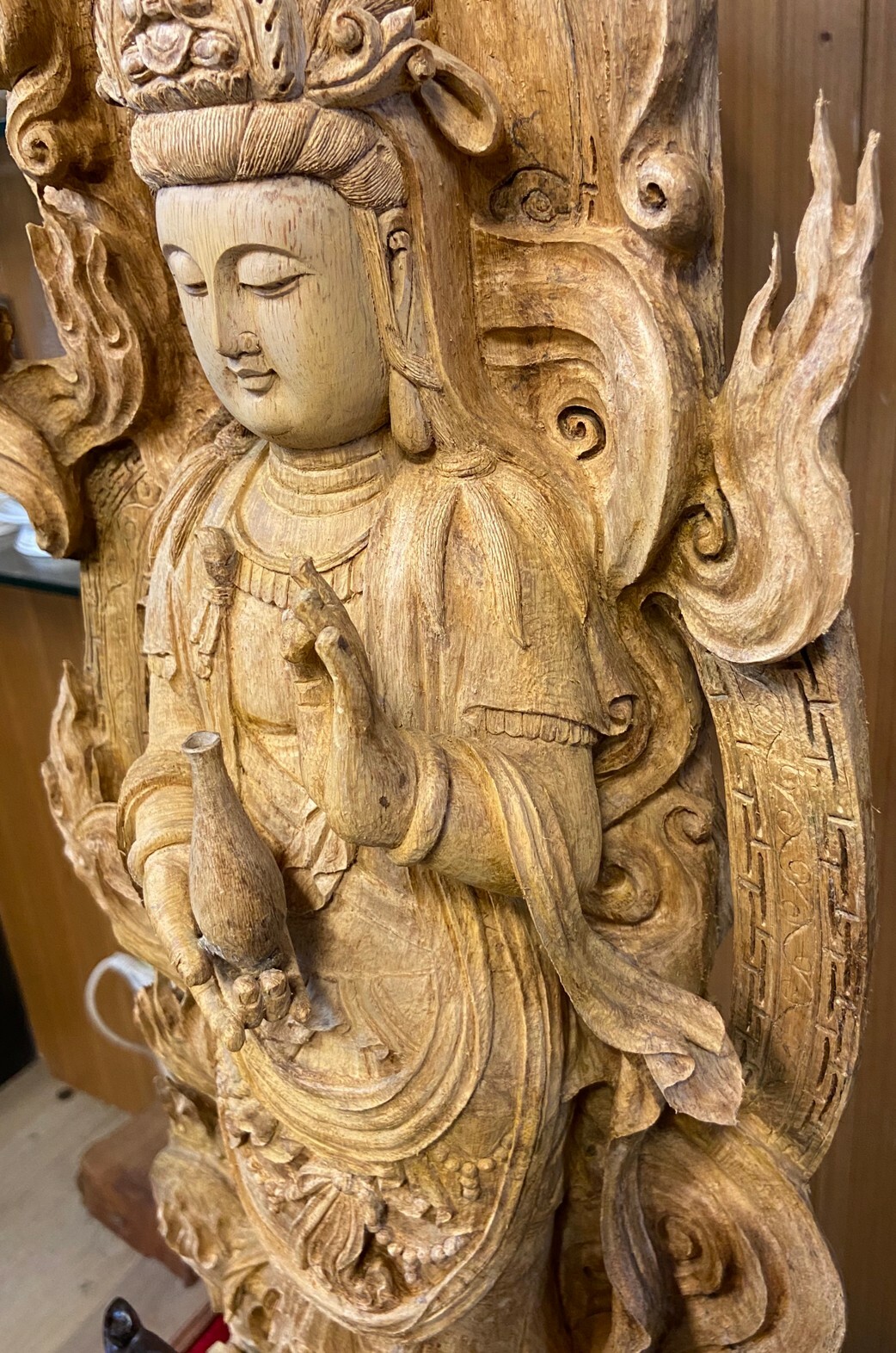 骨董品 沈香木 精工原木彫り 浄瓶観音菩薩 仏像 仏教 彫刻 アンティーク 骨董品 沈香木 精工原木彫り 浄瓶観音菩薩 仏像 仏教 彫刻