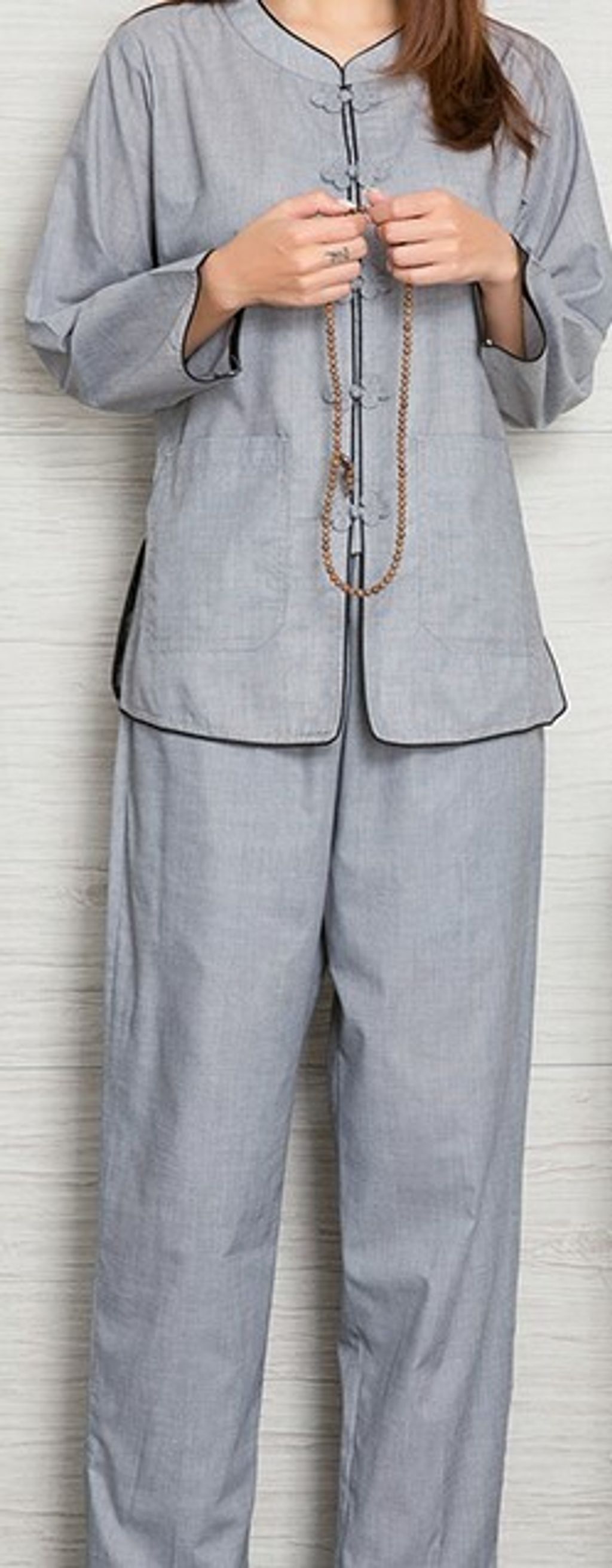 米通布滾黑邊居士服.長.jpg