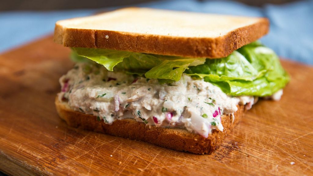 __opt__aboutcom__coeus__resources__content_migration__serious_eats__seriouseats.com__recipes__images__2016__06__20160614-tuna-salad-sandwich-vicky-wasik-7-4a99426df6f9457f8820f79c860a5dae.jpg