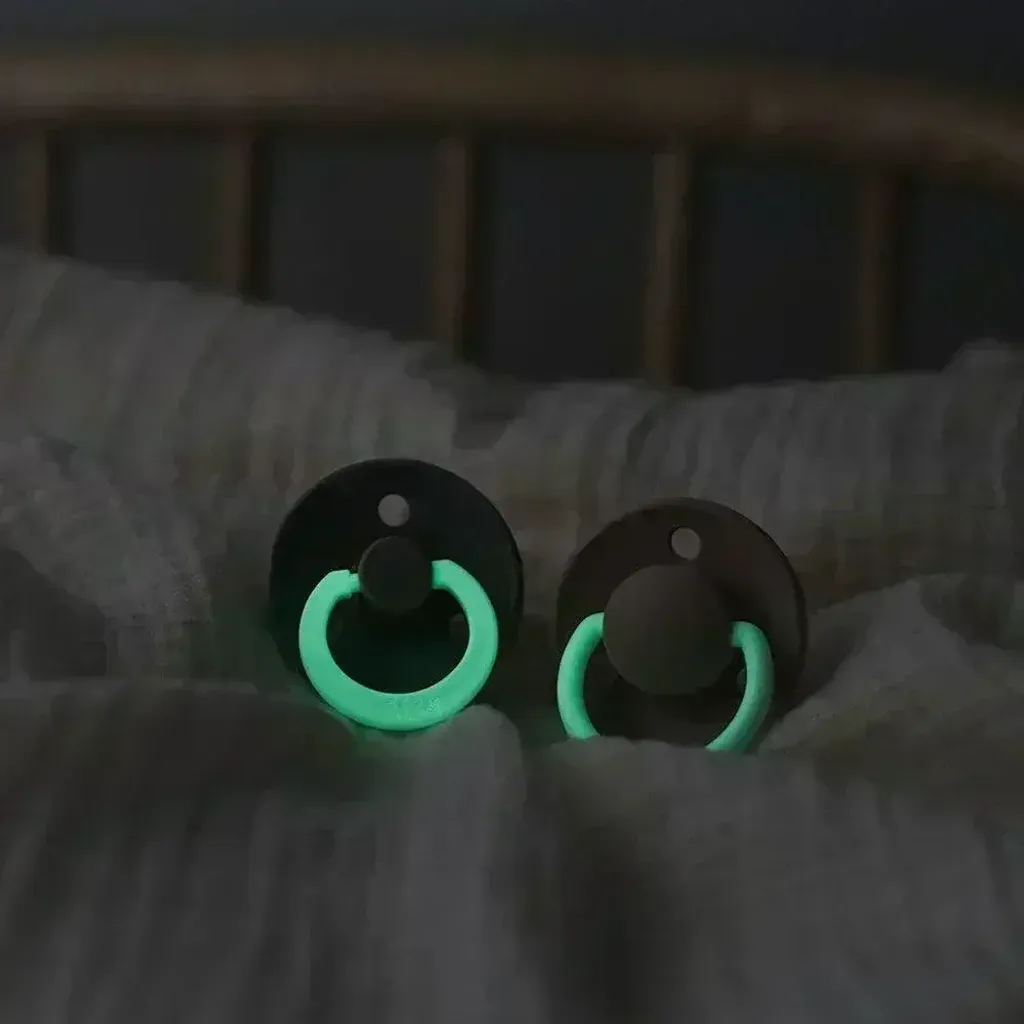 bibs-colour-delux-glow-pacifier (1)