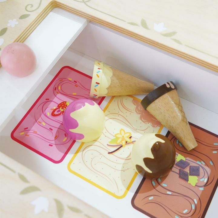 TV327-Ice-Cream-Trolley-Draw-Strawberry-Chocolate-Vanilla-Flavour_720x720 2.jpg