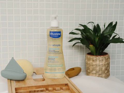 Huile-Lavante-Stelatopia-anti-demangeaisons_e7b86a42-d225-42fa-9d72-86c385be75c7