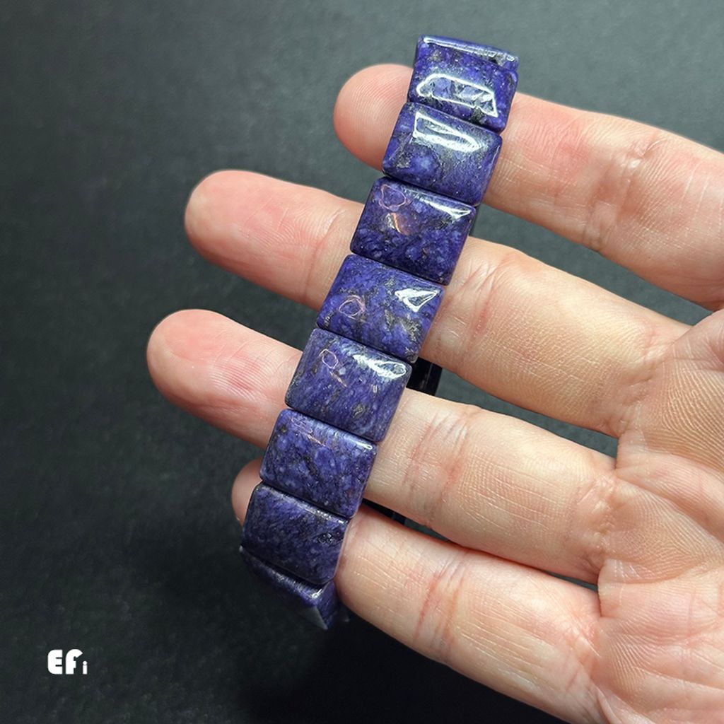 tw-11134207-81ztf-me2ycq81ex3a1d