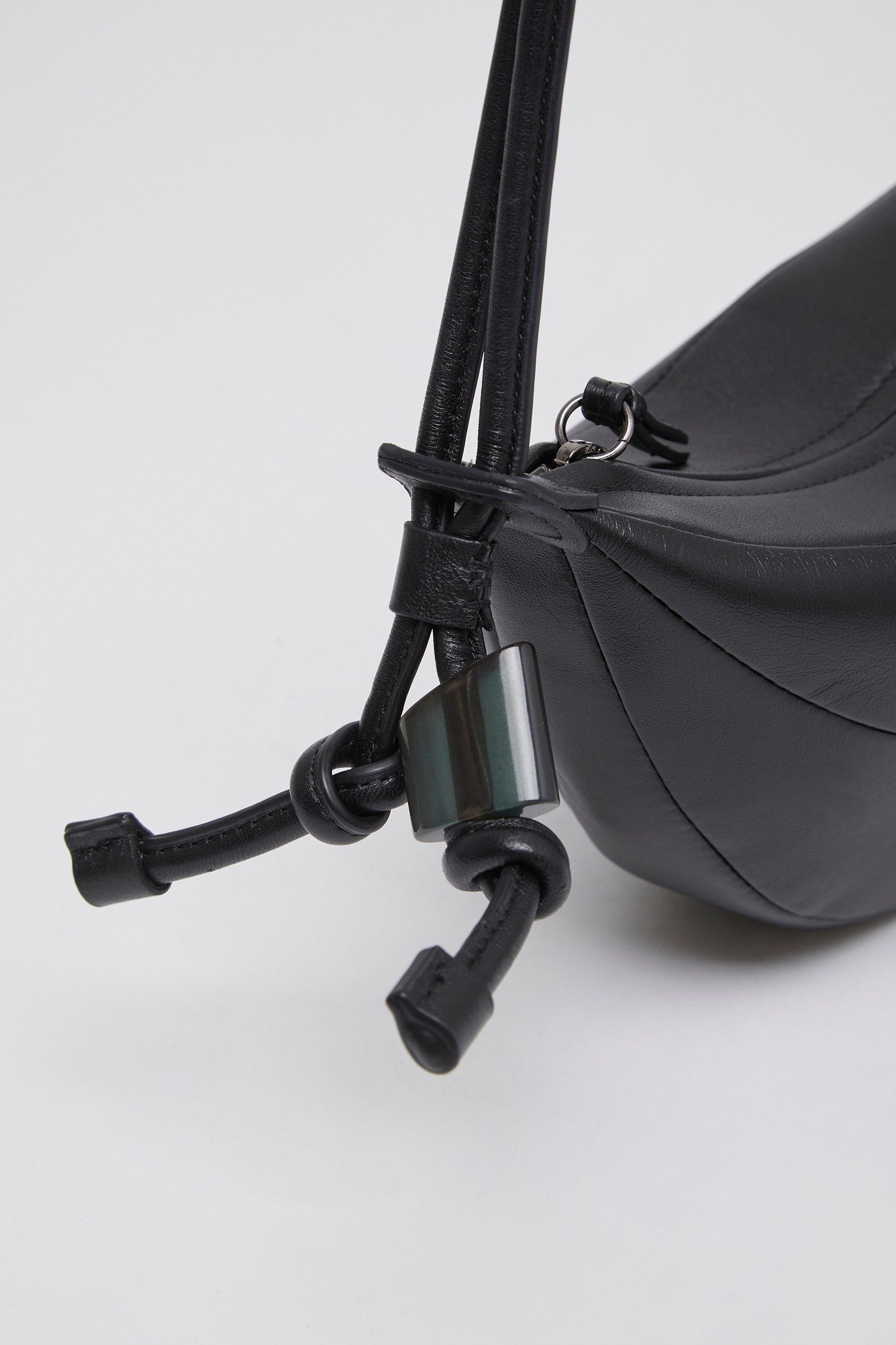 OVBAX26001BLK_LZ4