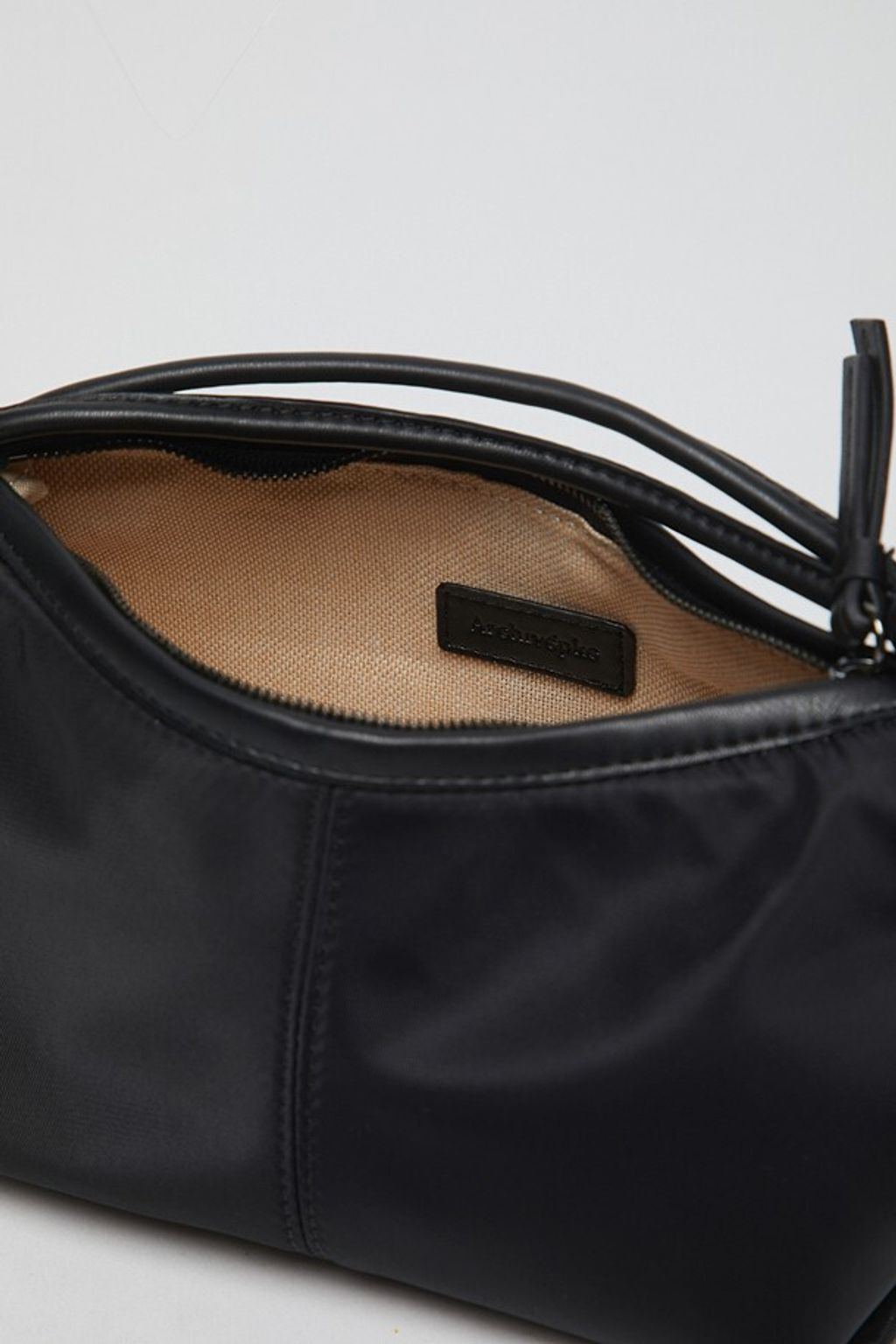 OVBAX26104BLK_LM4