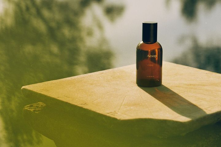 【情境圖2】Aesop-蔚香水-Virere-蔚香水-50mL-NT420081_Easy-Resize.com_