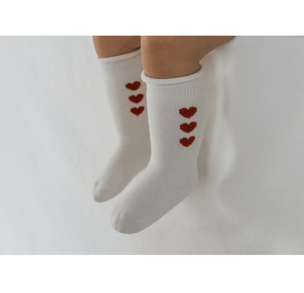 lovelingrollingkneesocks_03