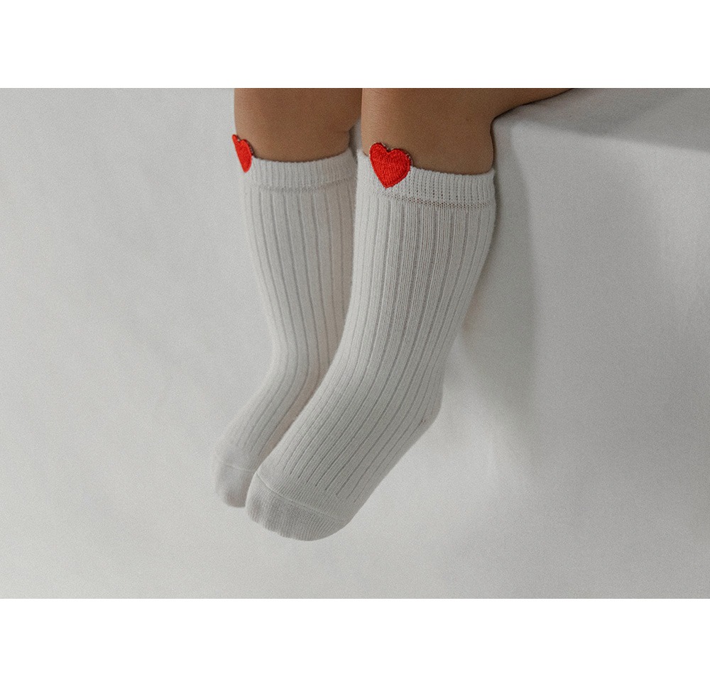imgi_28_heartholicbabykneesocks_03