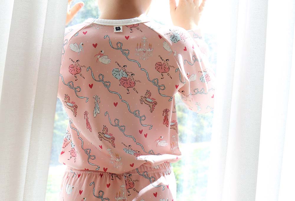 PETITE SOEUR 25FALL-balle02-06