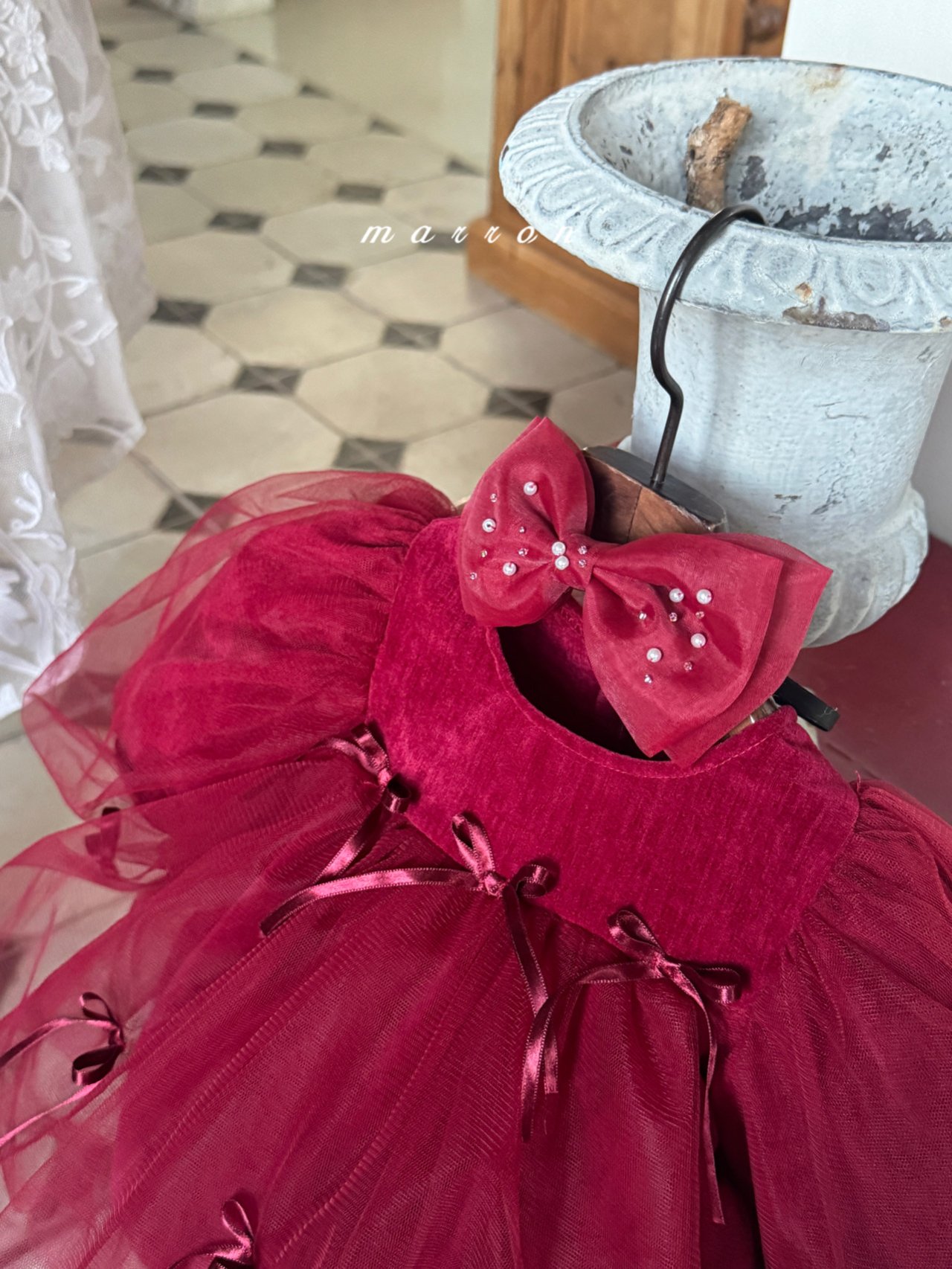 isabelle hairband 10