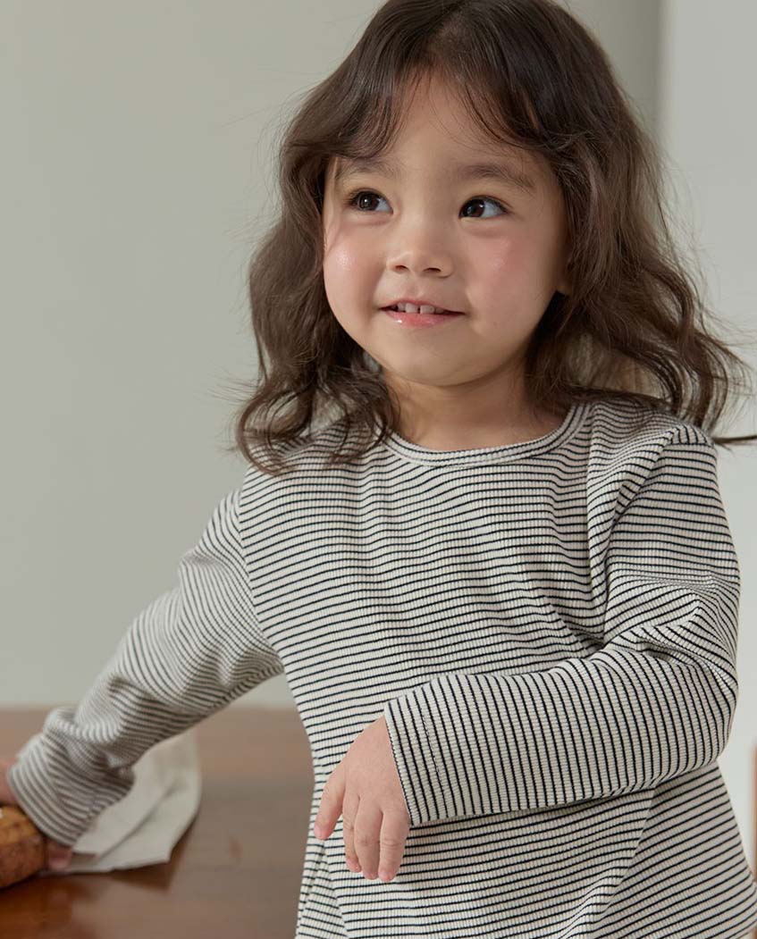 BEBOLIEN愛心刺繡條紋上衣 04