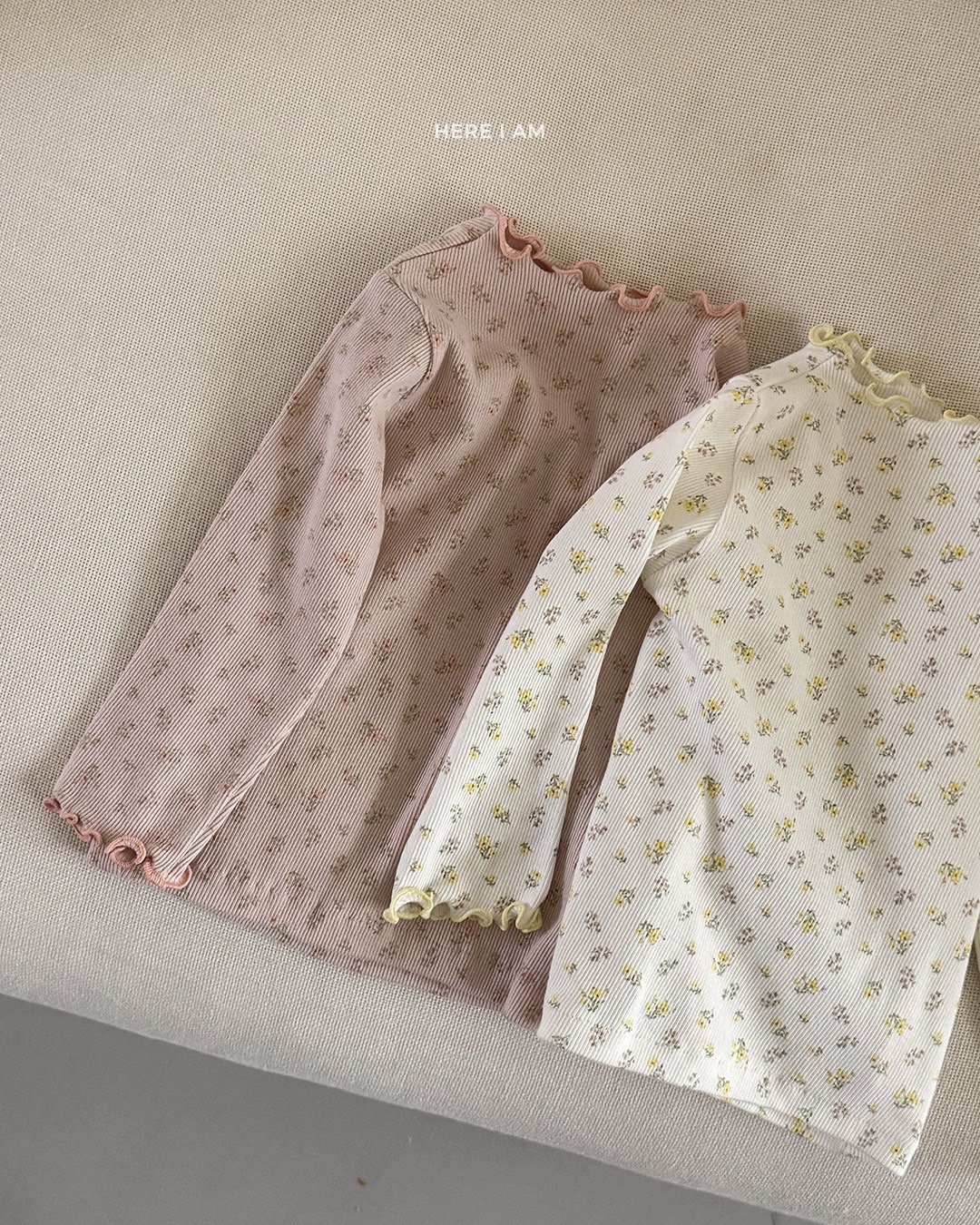 here i am 碎花木耳邊上衣 02