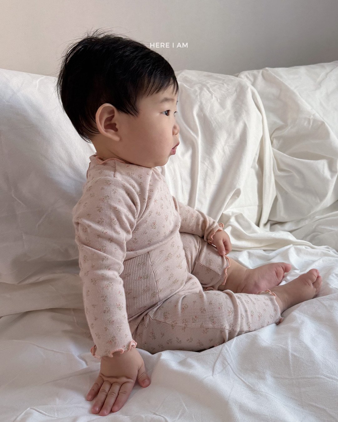 here i am 碎花木耳邊上衣 10