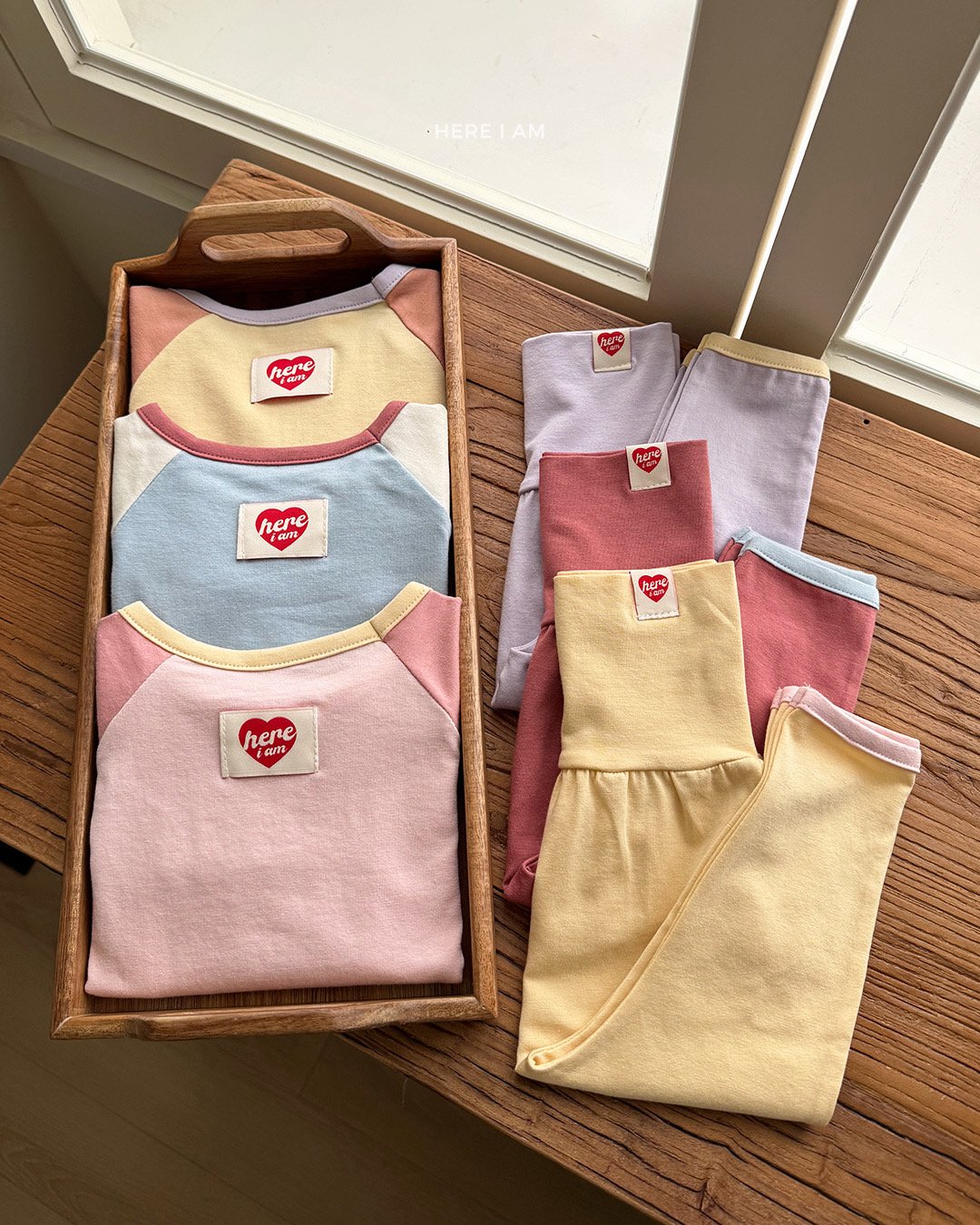 HERE I AM 撞色家居服 04