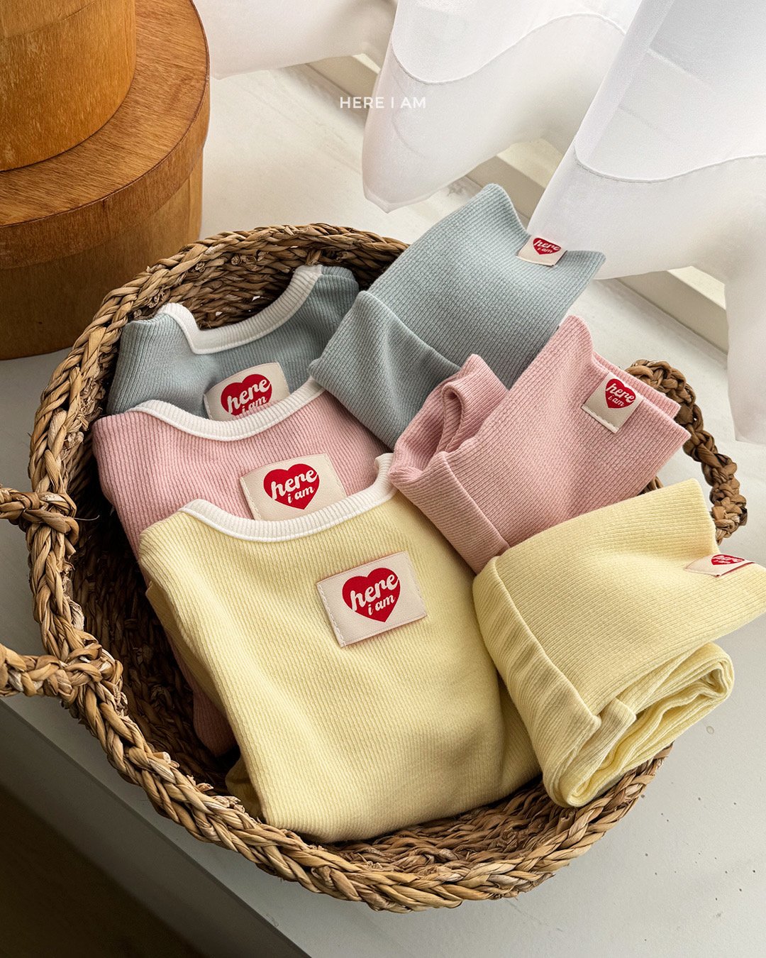 HERE I AM 莫戴爾坑條家居服 12