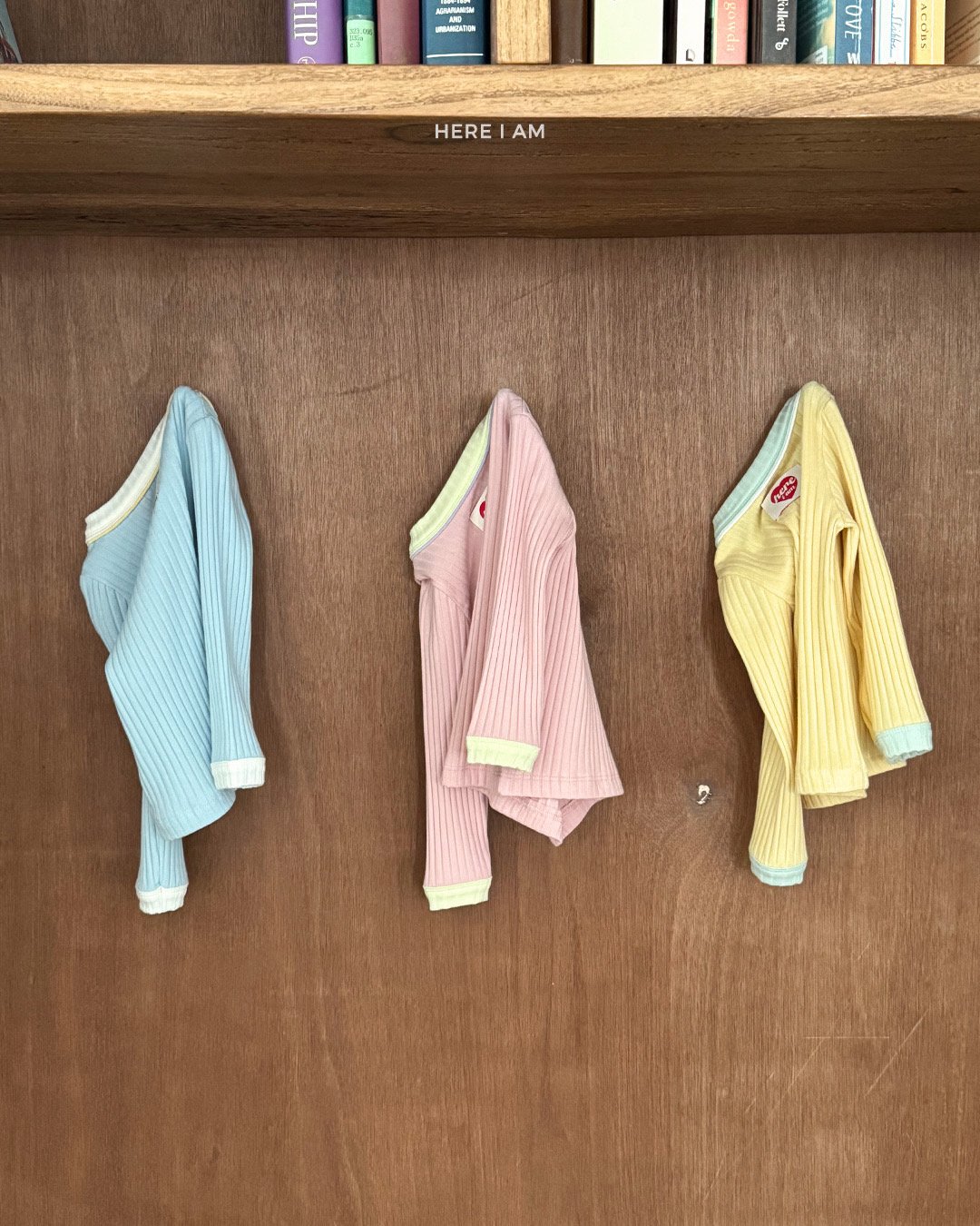 HERE I AM 撞色坑條莫戴爾家居服 07