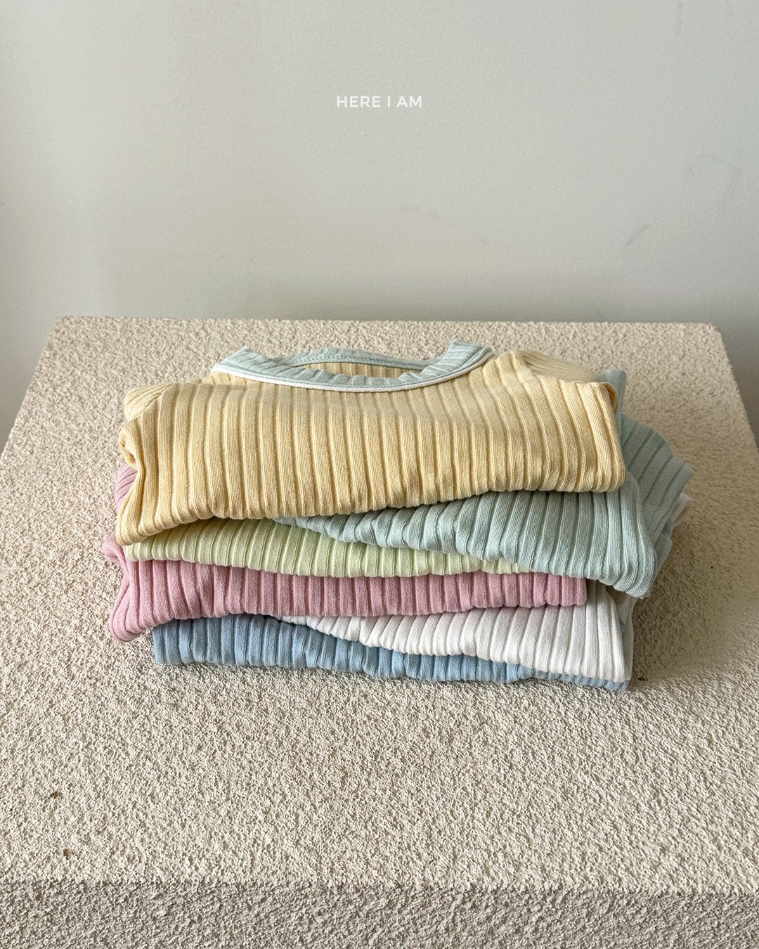 HERE I AM 撞色坑條莫戴爾家居服 02