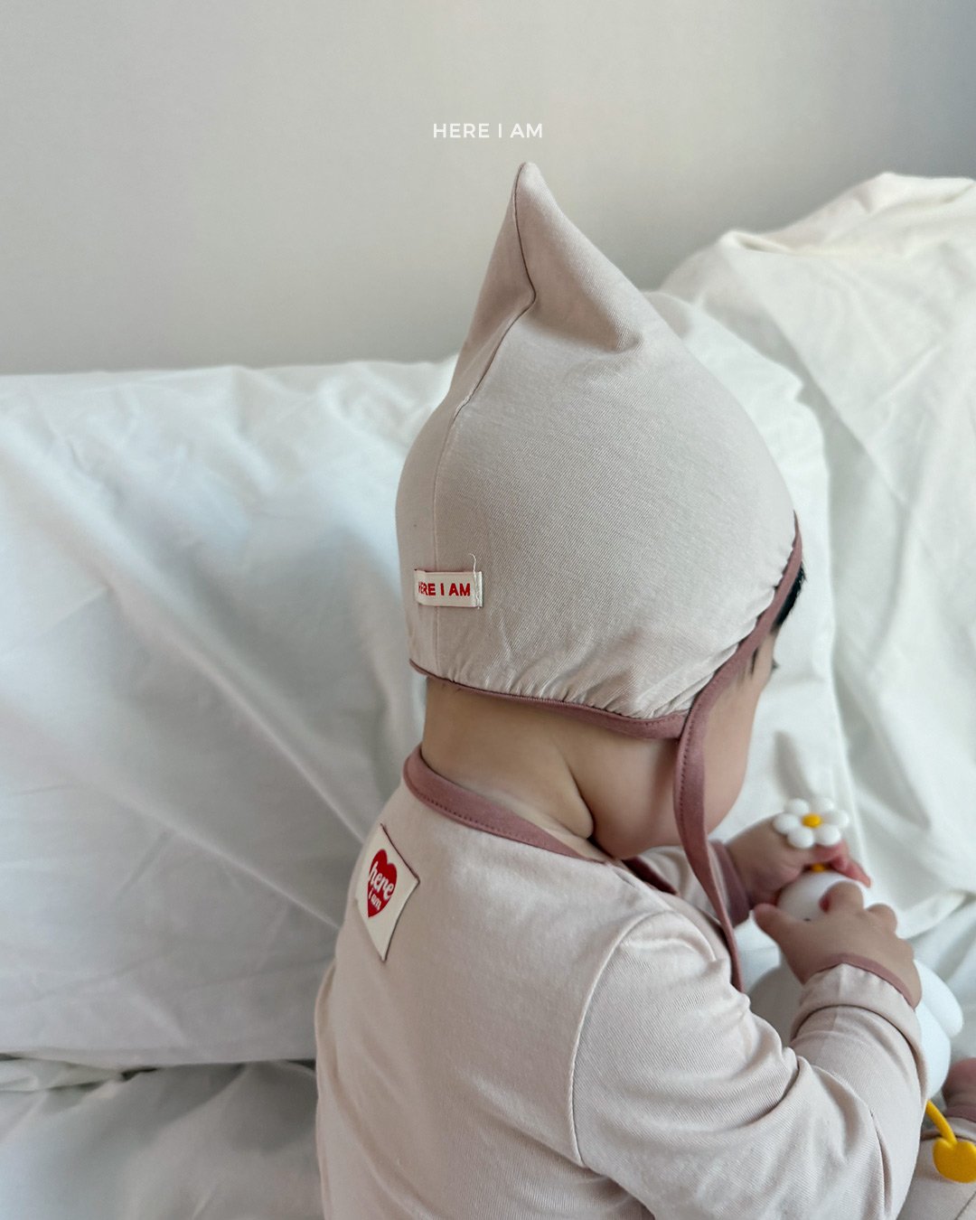 HERE I AM 彩虹素色綁帶帽 12