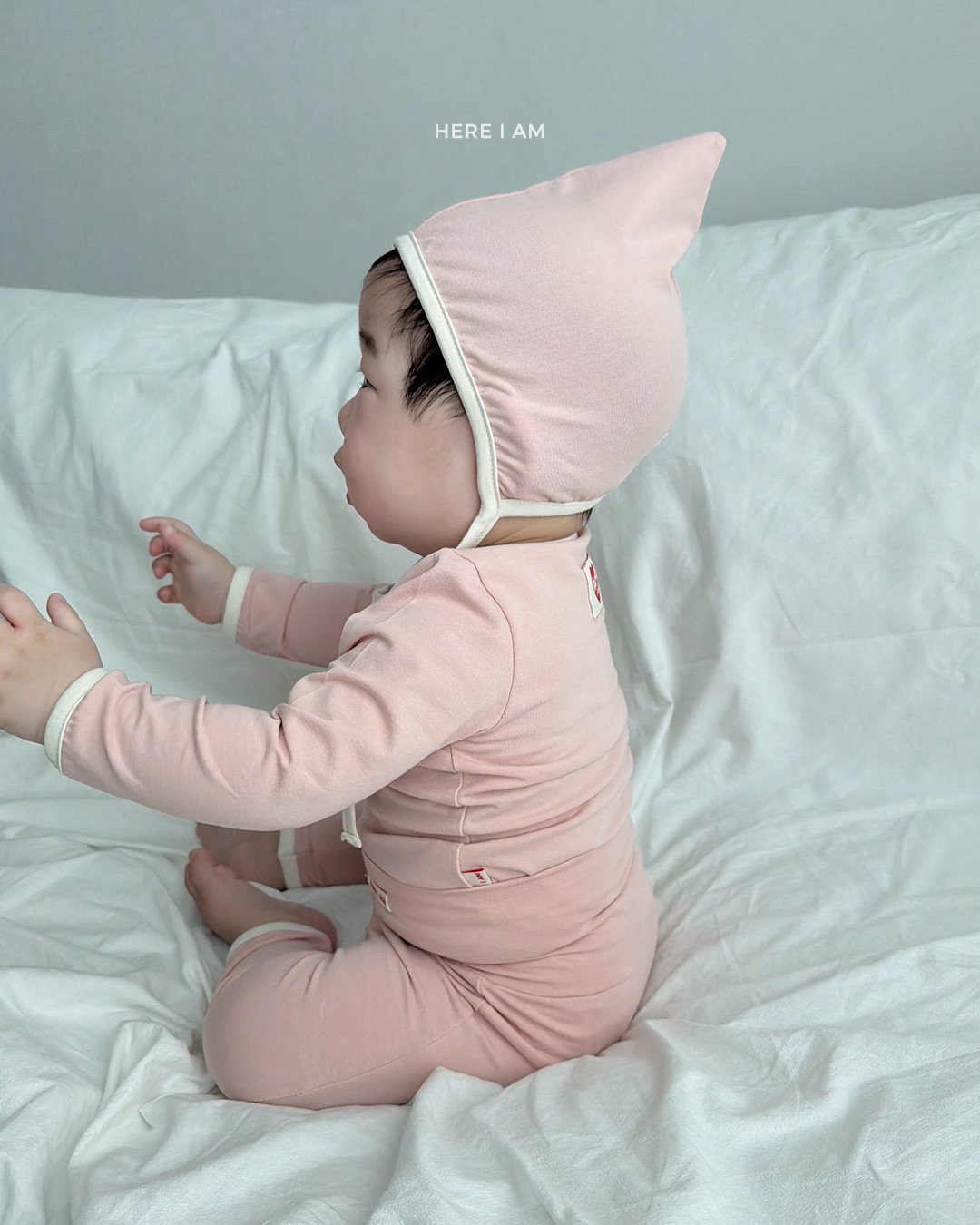 HERE I AM 彩虹素色綁帶帽 15