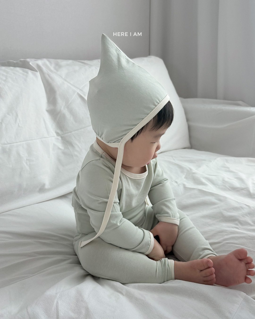 HERE I AM 彩虹素色綁帶帽 17