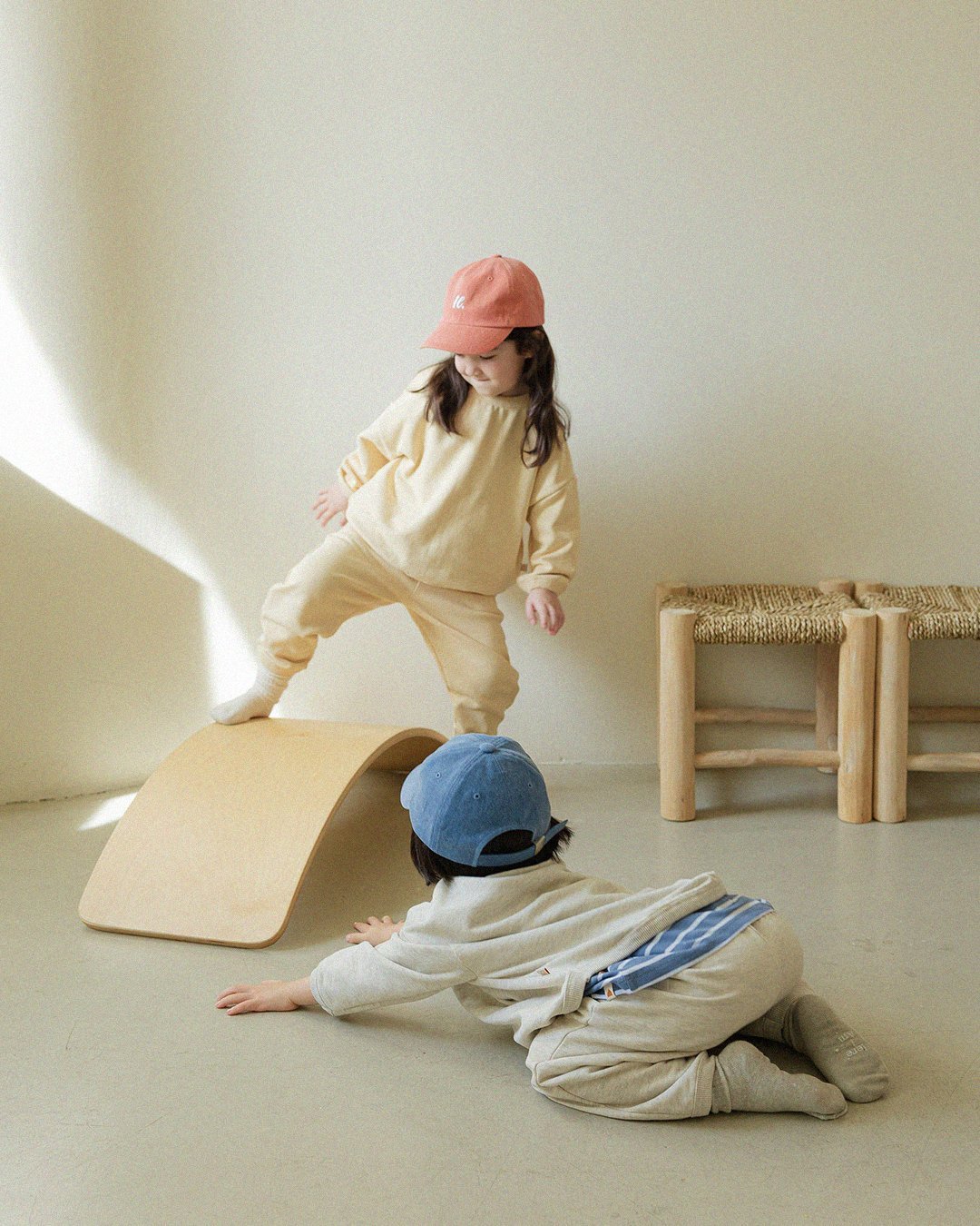 HERE I AM 素色運動套裝 05