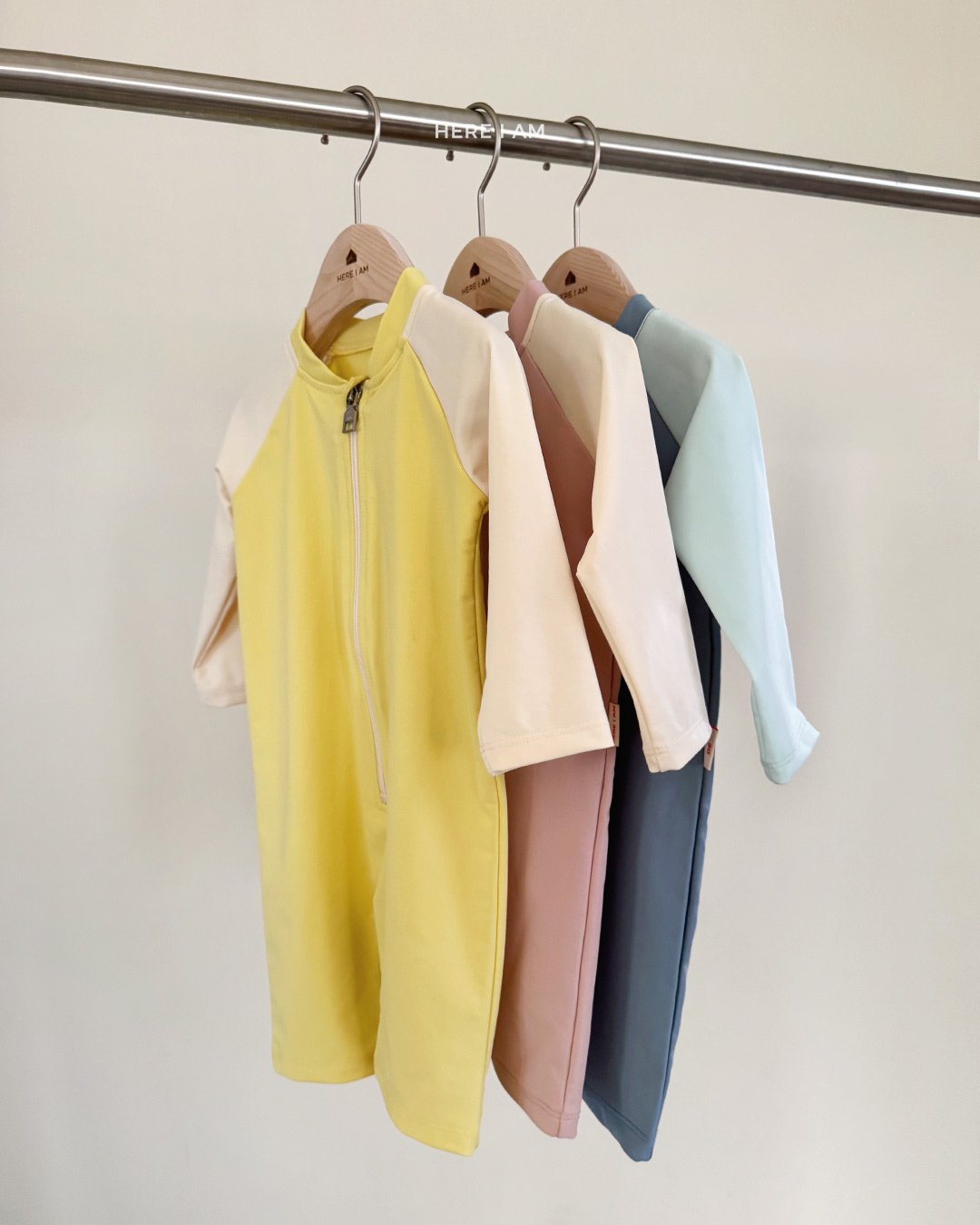 here i am 拉鍊連身防曬泳裝 02