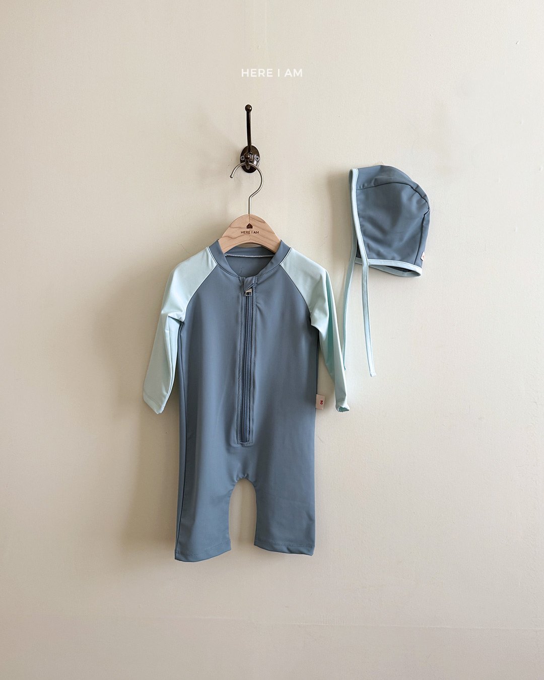 here i am 拉鍊連身防曬泳裝 10