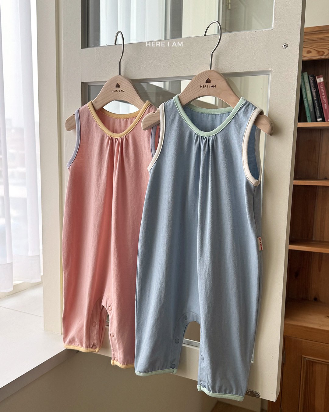 here i am 撞色連身防踢背心 07