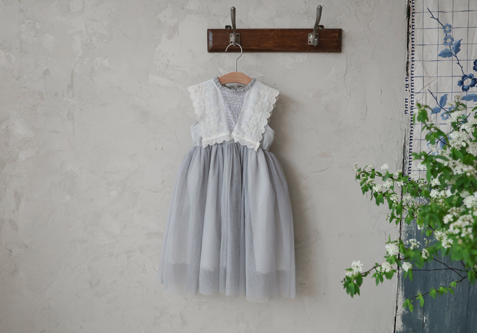 puellaFLO Ruri蕾絲V領長洋裝 16