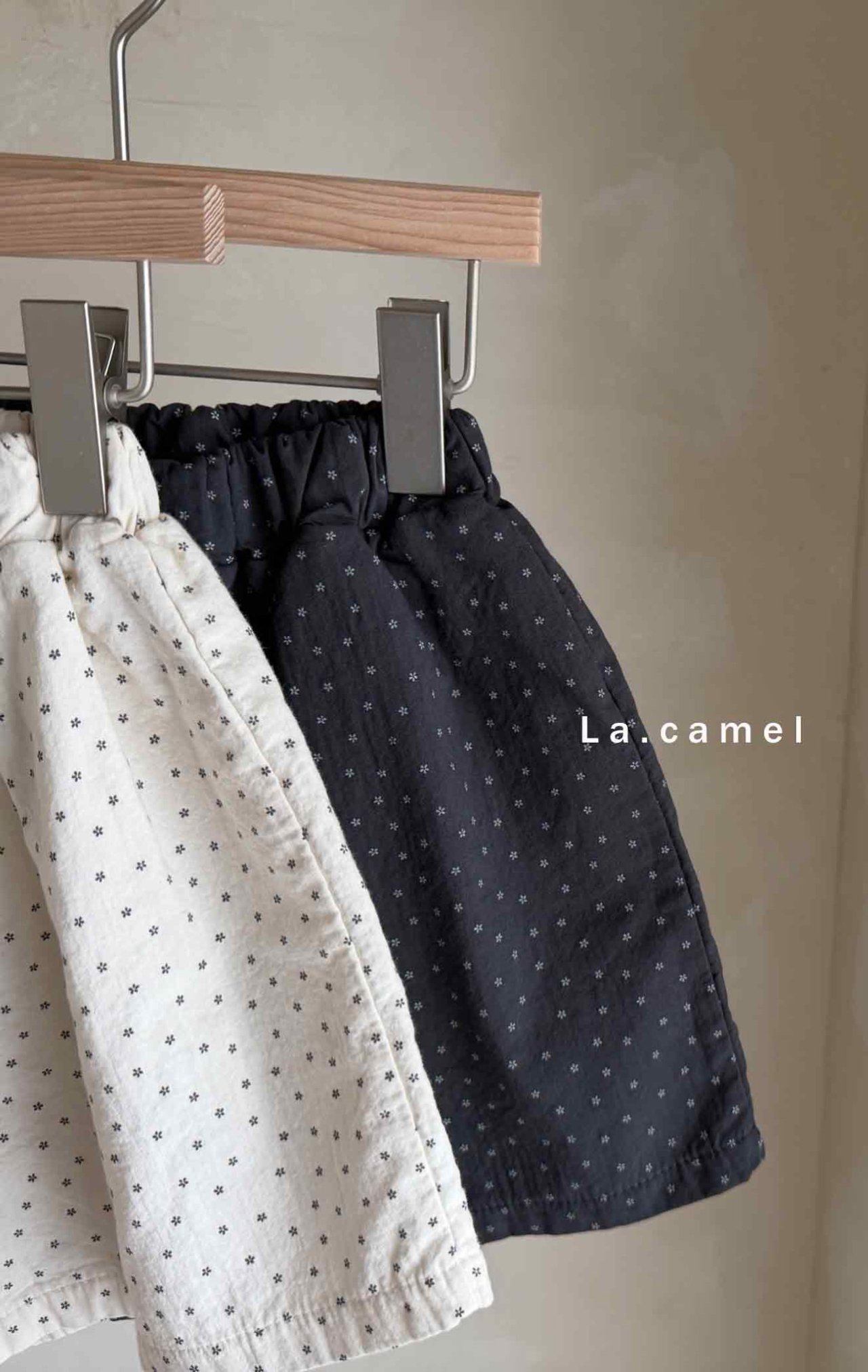 LACAMEL點點短褲 02